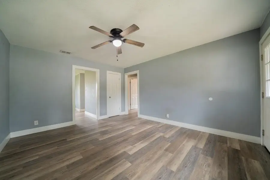 11 Neal St, Longview, TX 75602 - #2