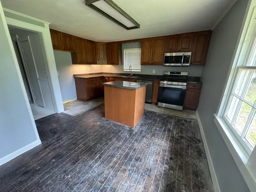 509 W North St, Overton, TX 75684 - #2