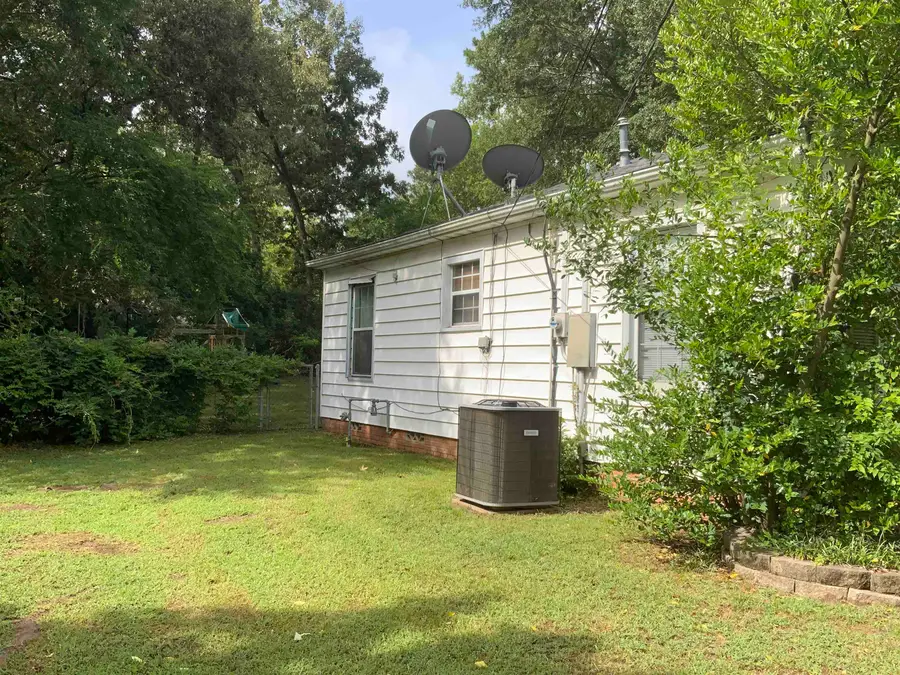 630 Camp St., Kilgore, TX 75662 - #2