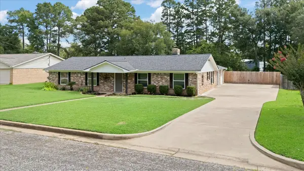 2202 Wainwright Ct., Longview, TX 75604