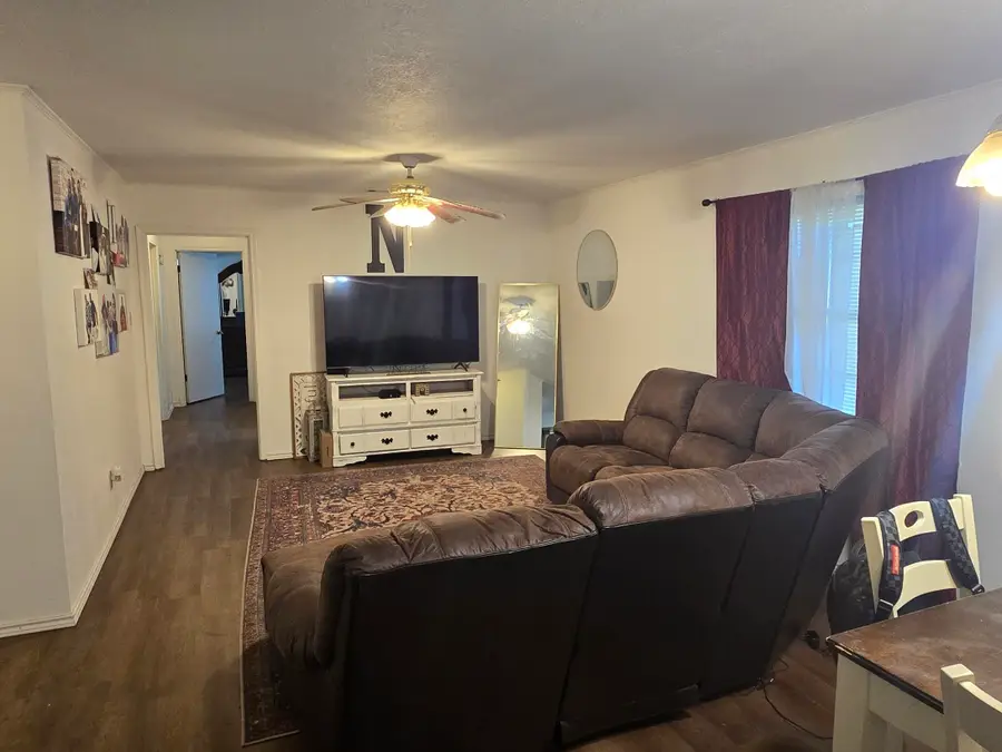 1522 Young, Henderson, TX 75654 - #2