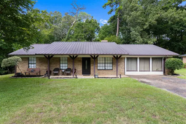 803 Chris Dr, Longview, TX 75605