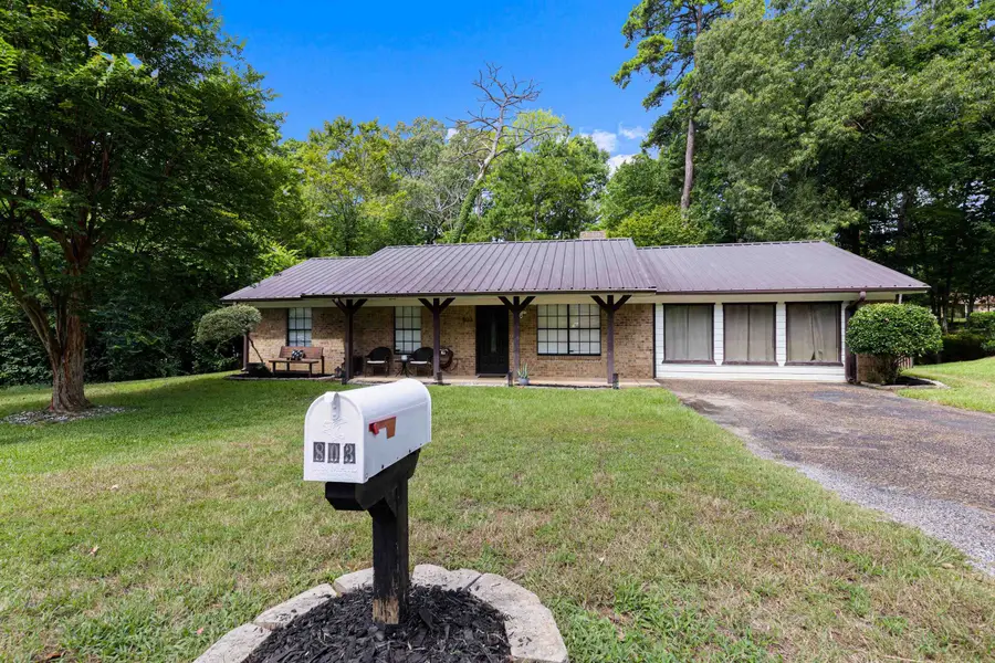 803 Chris Dr, Longview, TX 75605 - #2