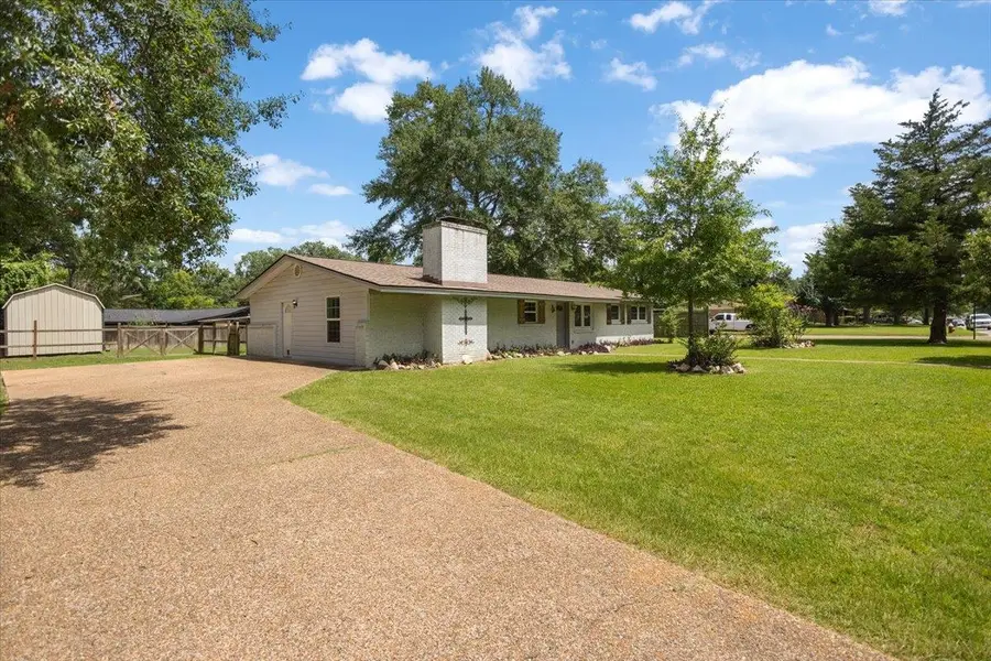 300 N Pinewood, Carthage, TX 75633 - #3
