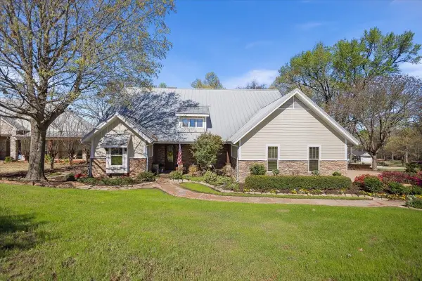 24050 Red Azalea, Lindale, TX 75771