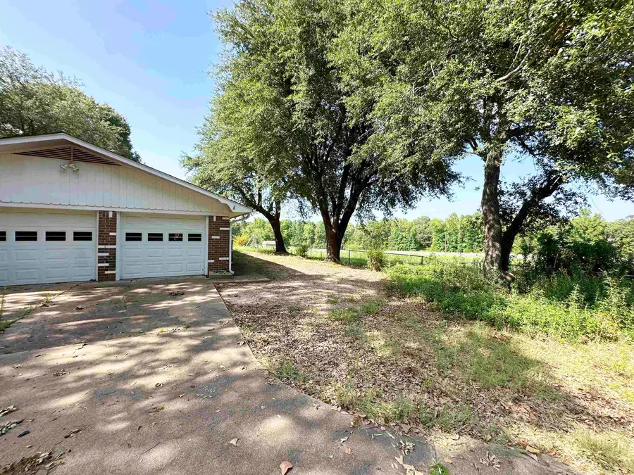1244 Floyd Rd, Gilmer, TX 75645 - #2