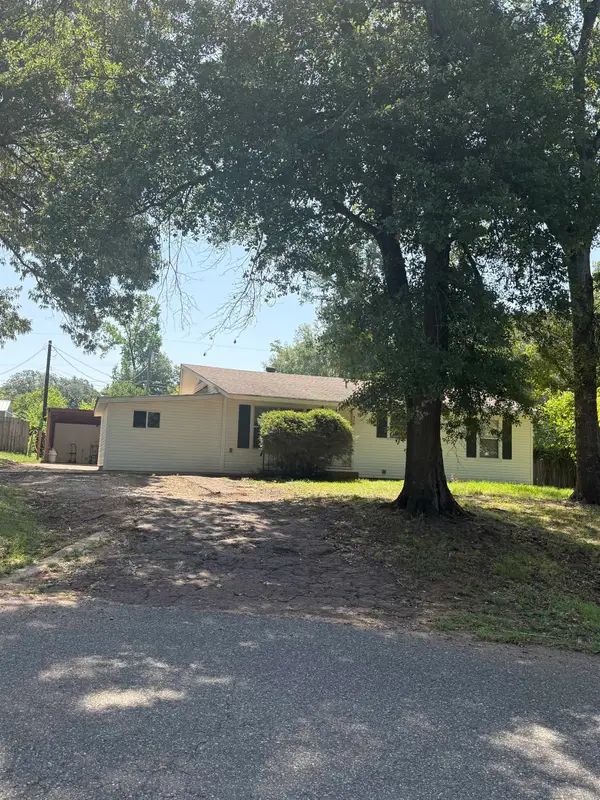 908 Swinging Bridge Rd, Longview, TX 75604