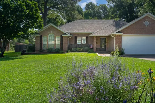 102 Remington Trl., Longview, TX 75604