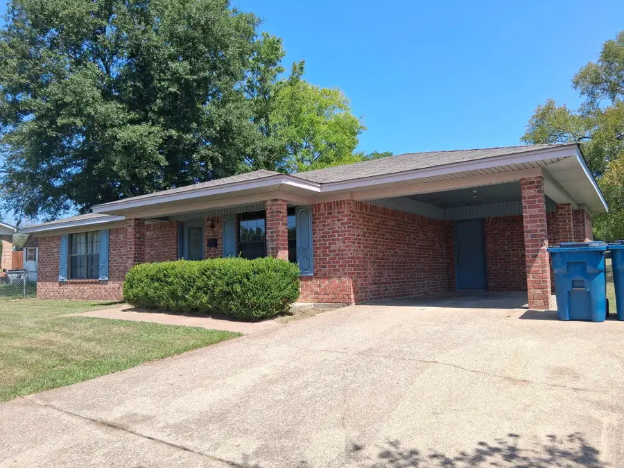 1302 Richardson, Henderson, TX 75652 - #2