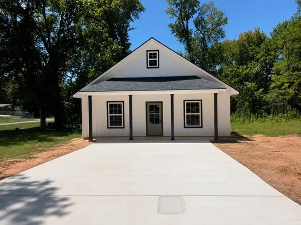 802 W Nelson St, Longview, TX 75601