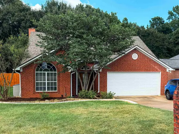 1208 Hummingbird Cir, Longview, TX 75601