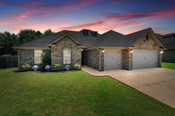 219 Saddle Brook Cir, Hallsville, TX 75650