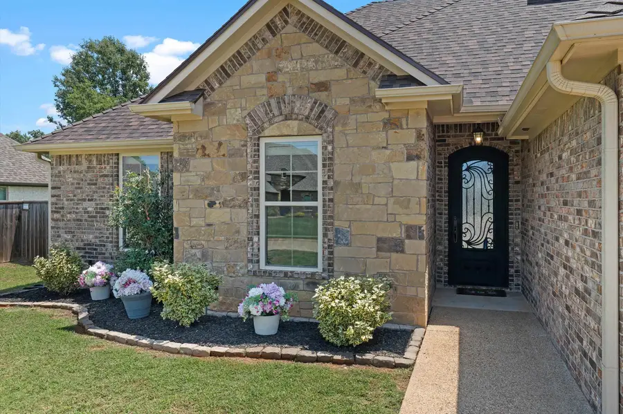 219 Saddle Brook Cir, Hallsville, TX 75650 - #2