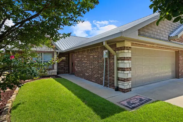1424 Garner Lane, Longview, TX 75605