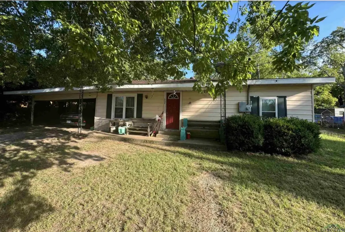 609 Gay Ave, Gladewater, TX 75647 - #1