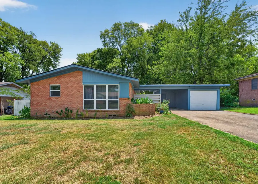 912 Glencrest Ln, Longview, TX 75601 - #2