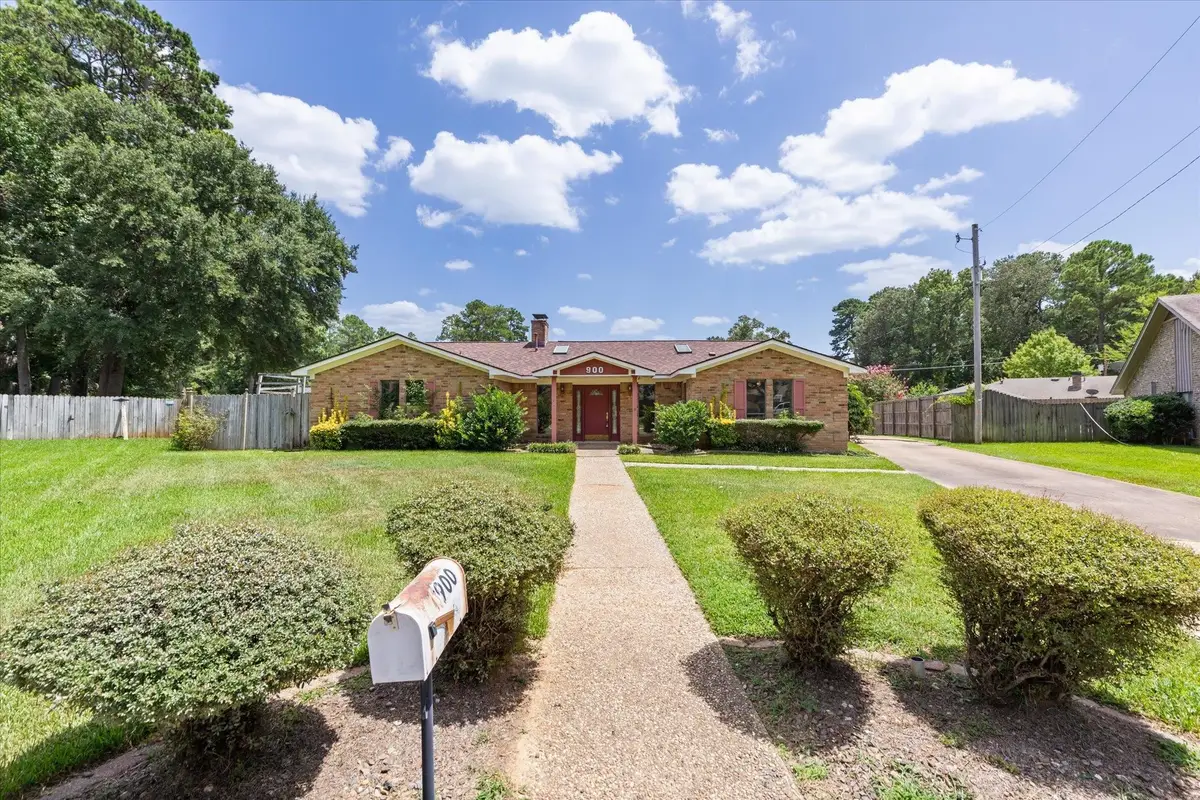 900 Regency Dr, Longview, TX 75604 - #1