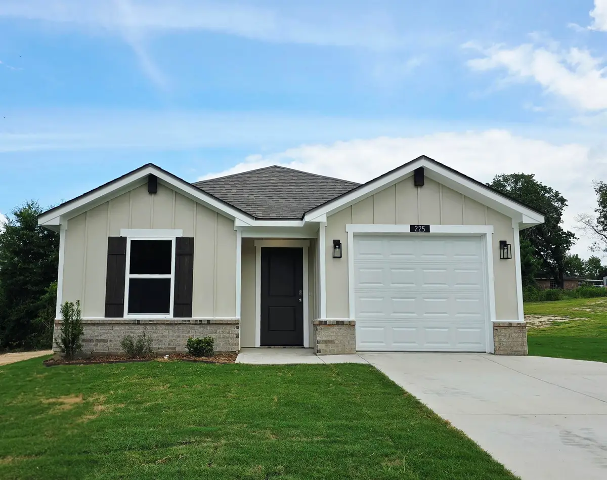 225 Spokane Street, Gladewater, TX 75647 - #1
