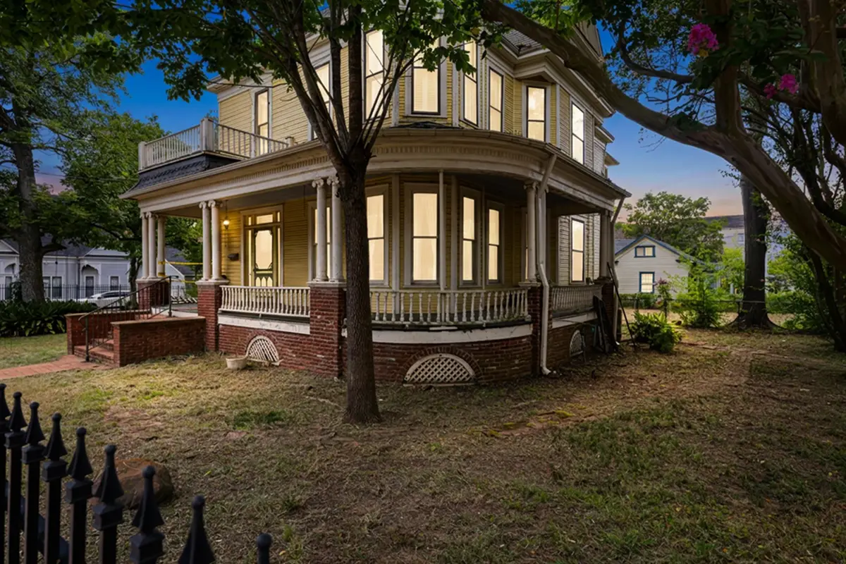 303 S LAFAYETTE, Marshall, TX 75670 - #1