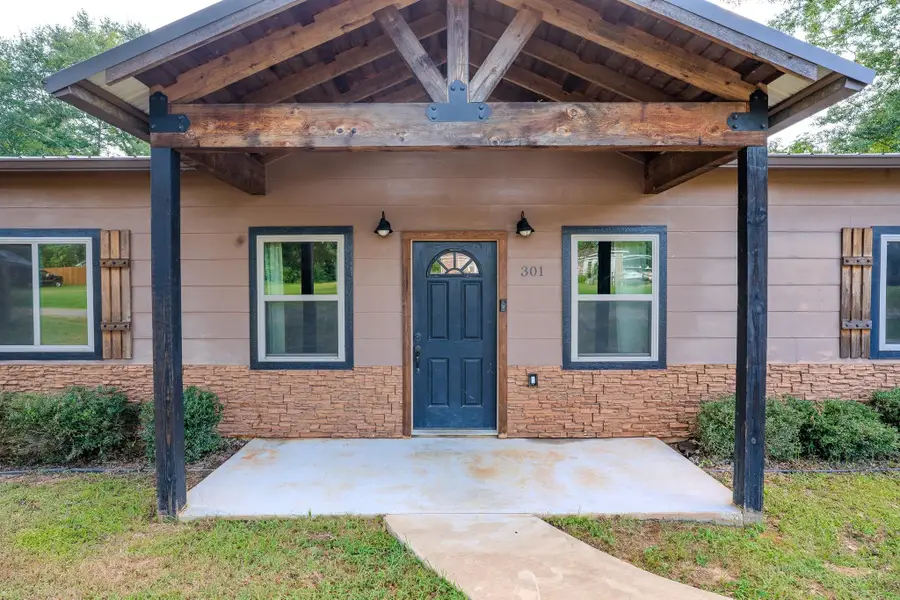 301 Bostick Dr, Marshall, TX 75672 - #2