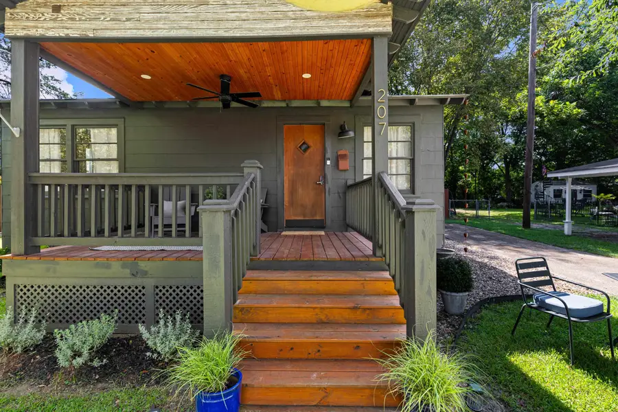207 S Friou, Jefferson, TX 75657-0000 - #2
