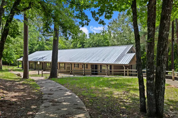 516 Holly Trail East, Holly Lake Ranch, TX 75765