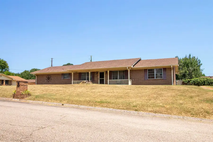301 E Nancy St., White Oak, TX 75693 - #2