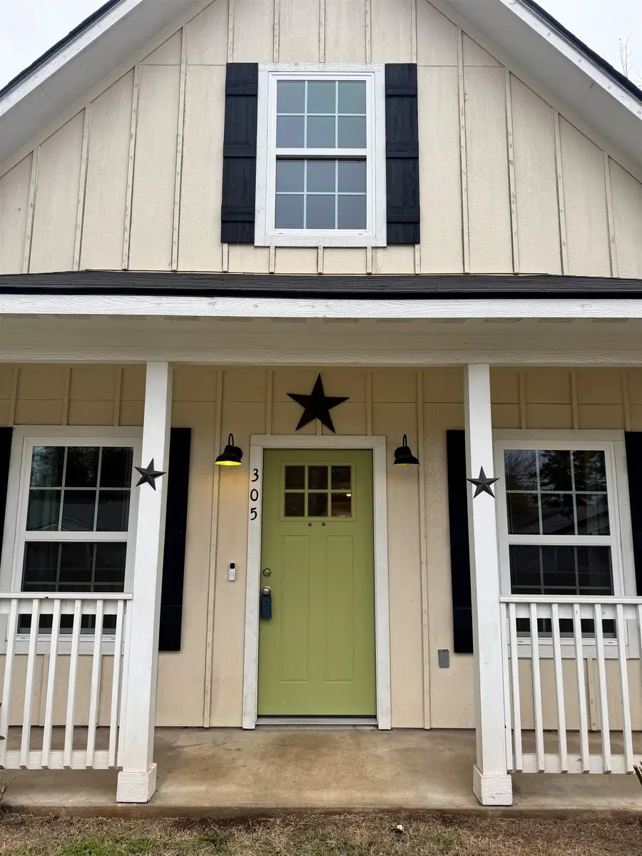 305 MAPLE AVE, Gladewater, TX 75647 - #2