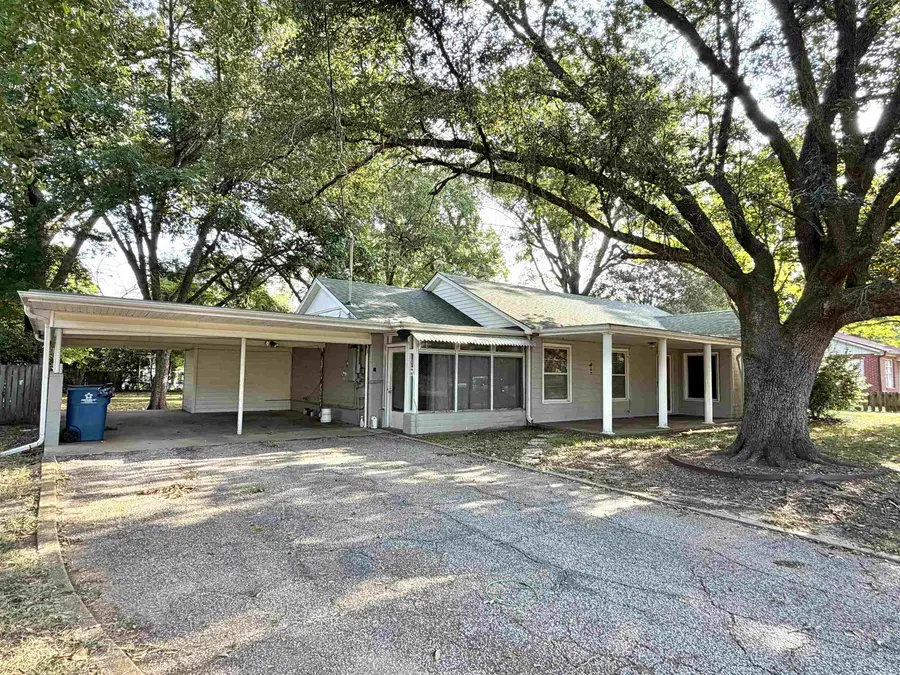 823 Emmons, Kilgore, TX 75662 - #2