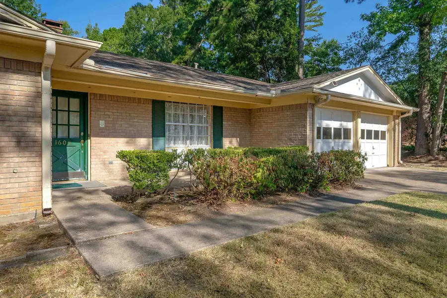 1605 Auburn Dr., Longview, TX 75601 - #2