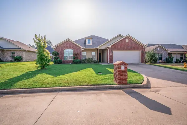 108 Brookway Lane, Longview, TX 75604