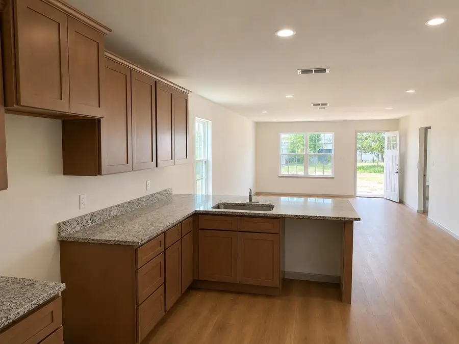 213 FLEMING ST, Longview, TX 75604 - #2