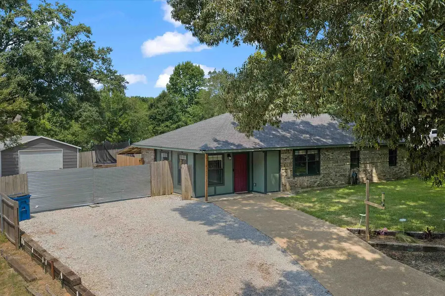 201-2 N Barron St, Arp, TX 75750-0000 - #2