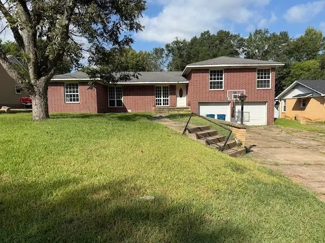325 N Van Buren, Henderson, TX 75652 - #1