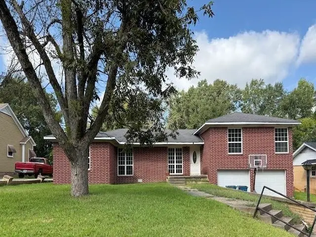 325 N Van Buren, Henderson, TX 75652 - #3