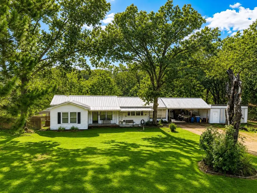 1401 Baffo Rd., Marshall, TX 75672 - #2