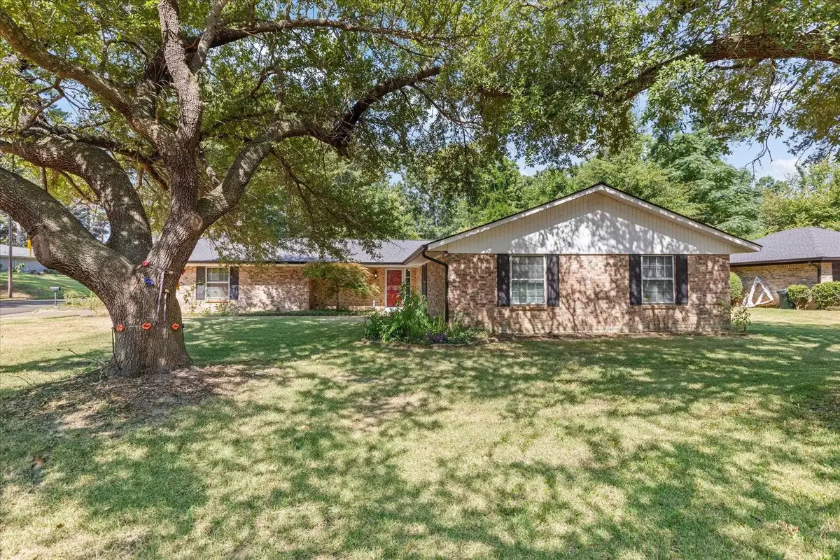 4 Amherst Cir, Longview, TX 75601 - #1