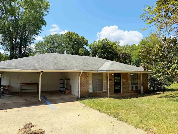 1207 N Culver, Gladewater, TX 75647