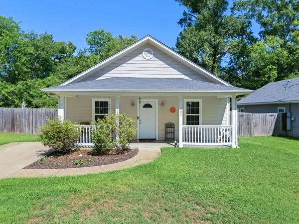 382 S Center St, Gladewater, TX 75647