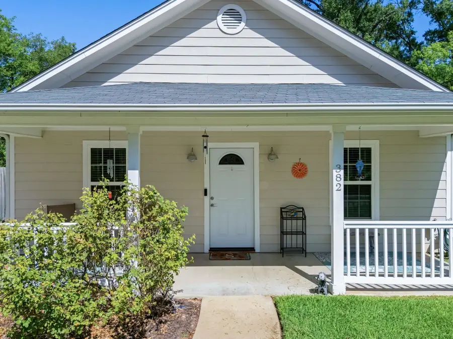 382 S Center St, Gladewater, TX 75647 - #2