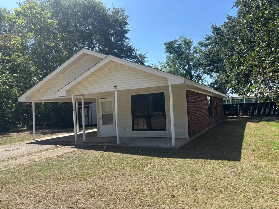 312 E Eddy, Gladewater, TX 75647 - #3