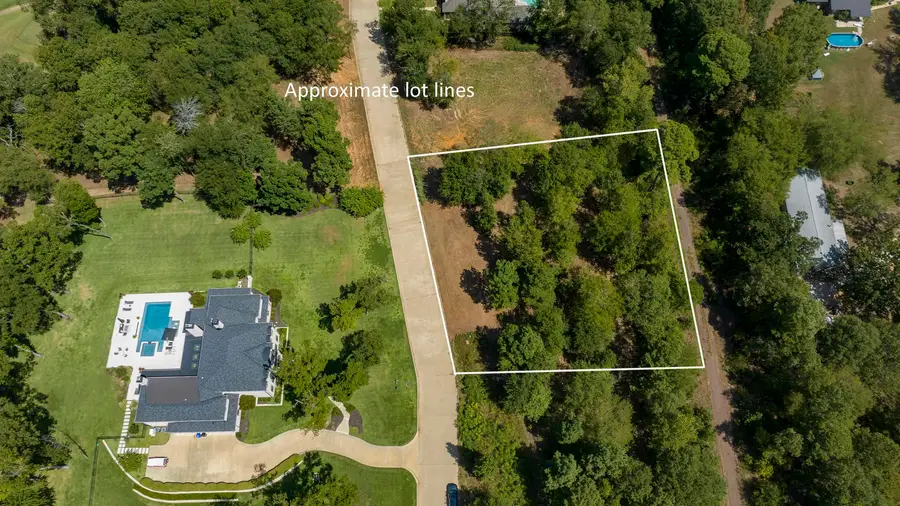 210 Longleaf Dr., Longview, TX 75602 - #3