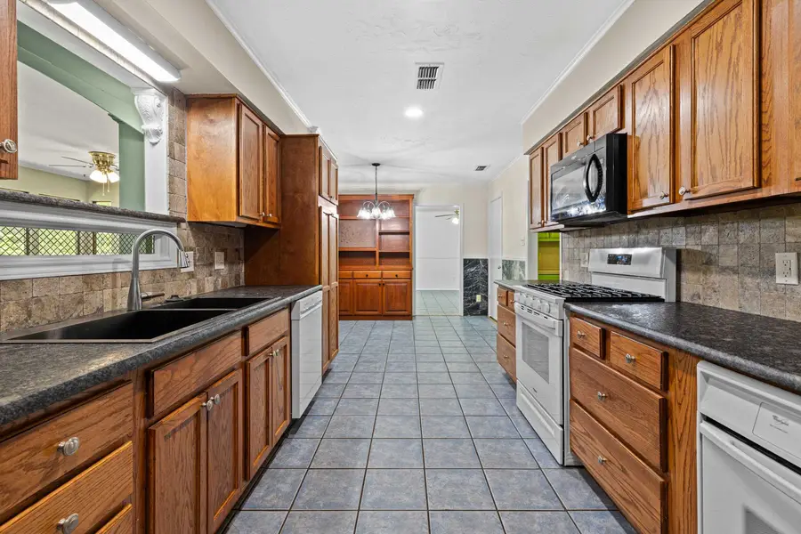 603 Ambassador, Marshall, TX 75672 - #3