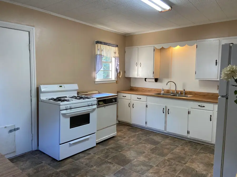 385 W York, Harleton, TX 75651 - #3