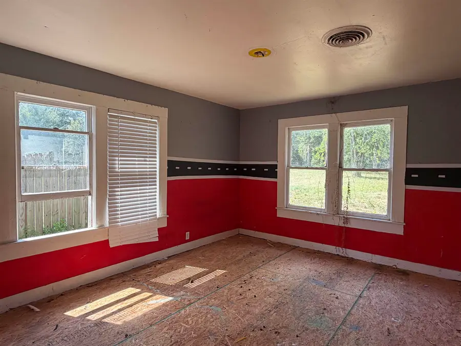 2712 W Upshur, Gladewater, TX 75647 - #2