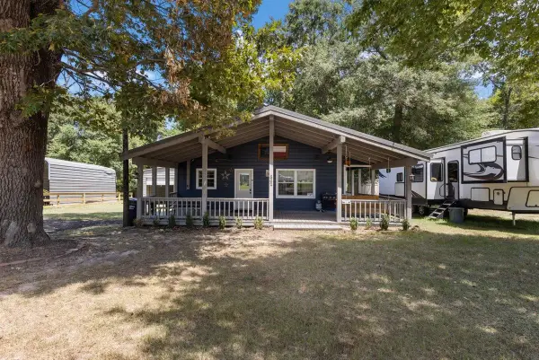 862 Lakeview Dr., Jefferson, TX 75657