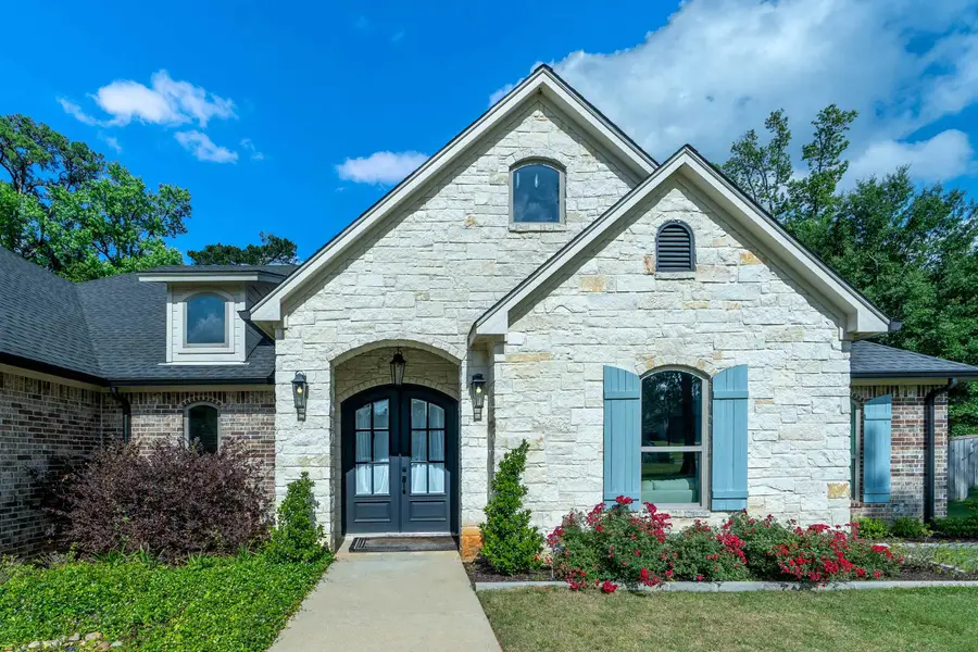 2424 Clayton St, Longview, TX 75605 - #2
