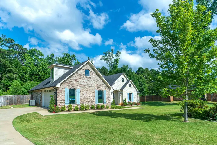 2424 Clayton St, Longview, TX 75605 - #3