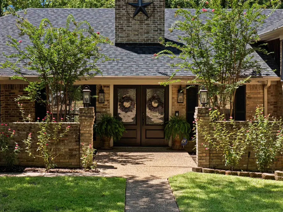 13 Elmwood St, Longview, TX 75604 - #2
