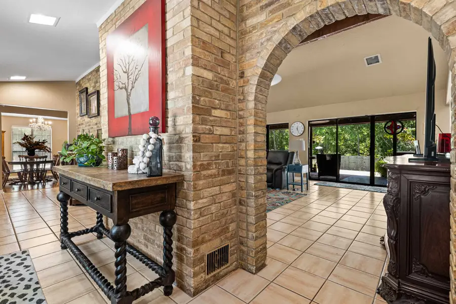 13 Elmwood St, Longview, TX 75604 - #3
